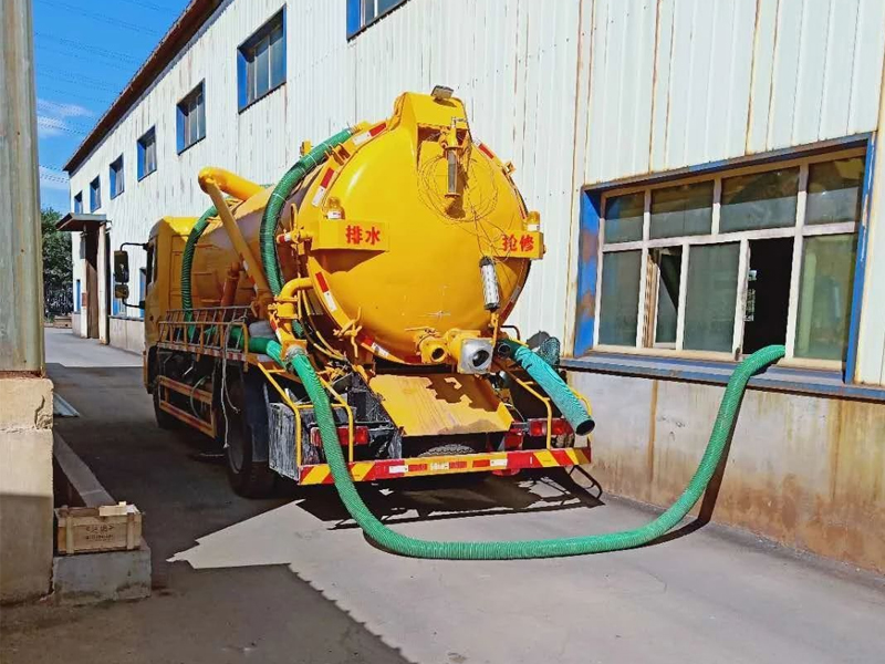 大光路厂区化粪池清理